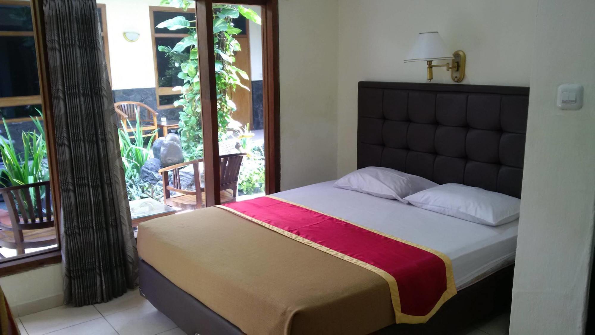 Hotel Priangan Cirebon Exterior foto